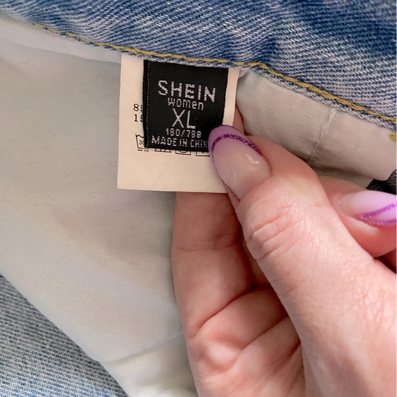 Women’s High Waisted Denim Shorts - Shein Denim Shorts - Women’s XL Denim Shorts - Picture 5 of 6